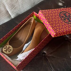 Tory Burch Leticia Camel Leather wedges
